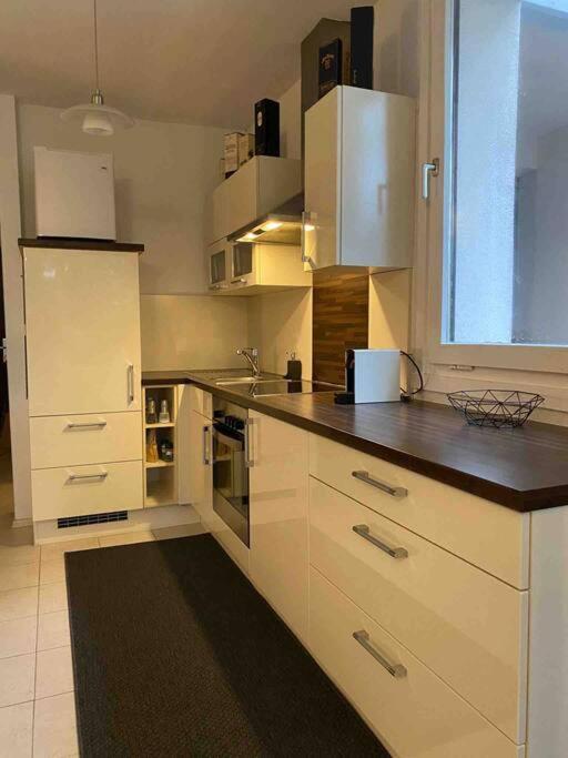 Schoene Wohnung In Zentraler Lage 克拉根福 外观 照片