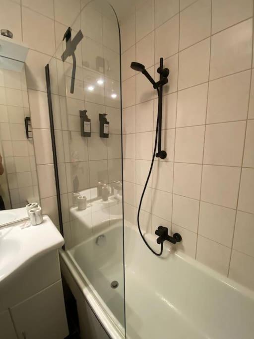 Schoene Wohnung In Zentraler Lage 克拉根福 外观 照片